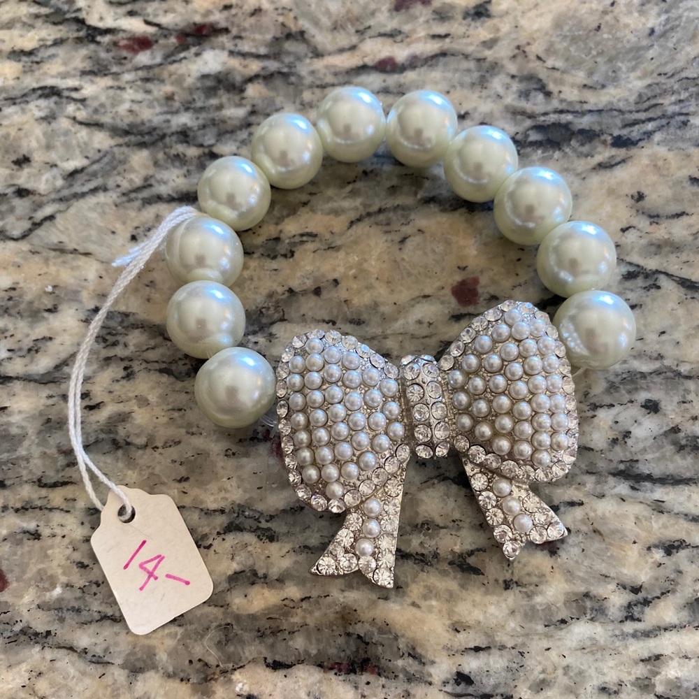 Pearl Bling Bow Bracelet